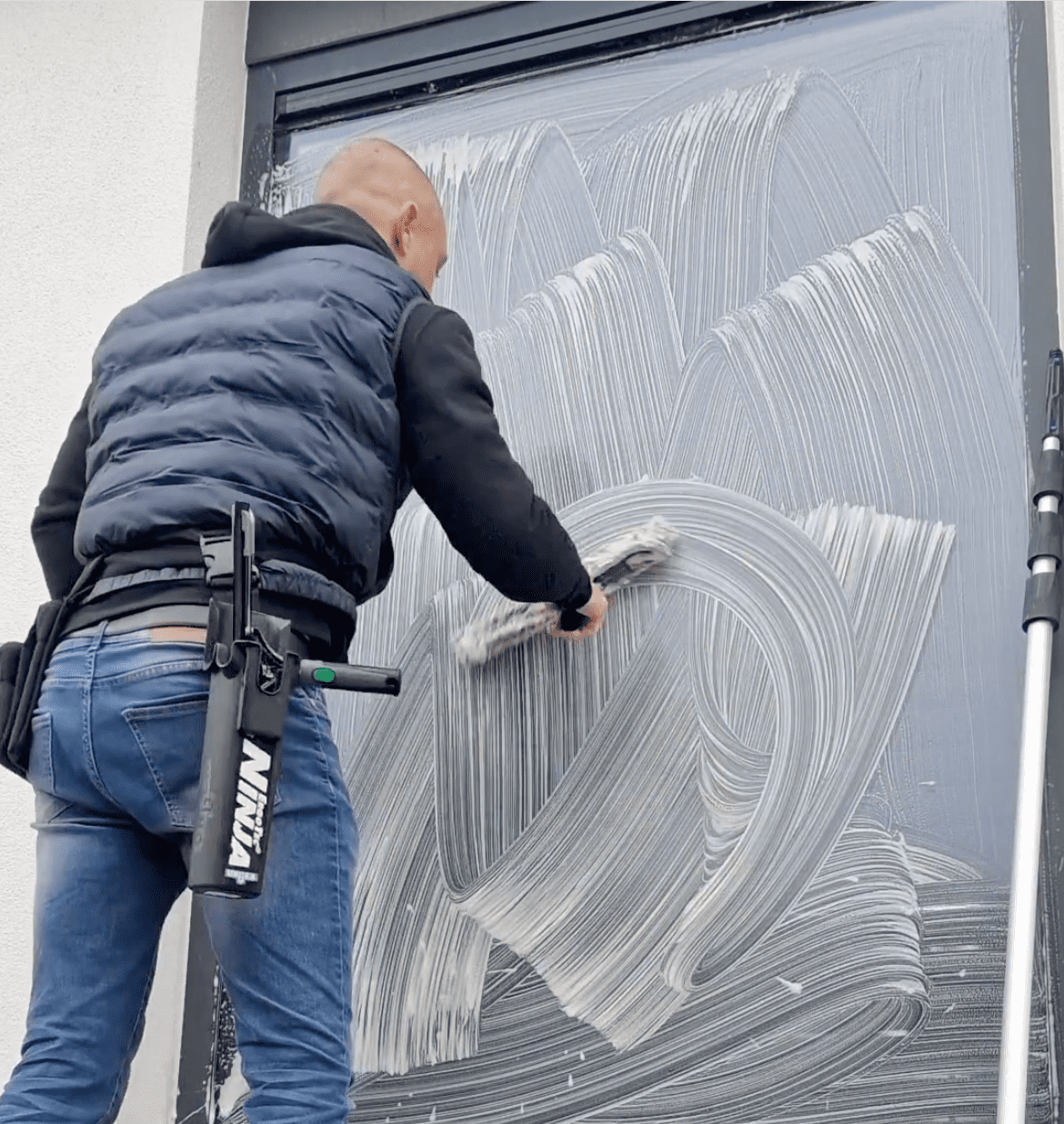 MR Schoon glazenwasserij